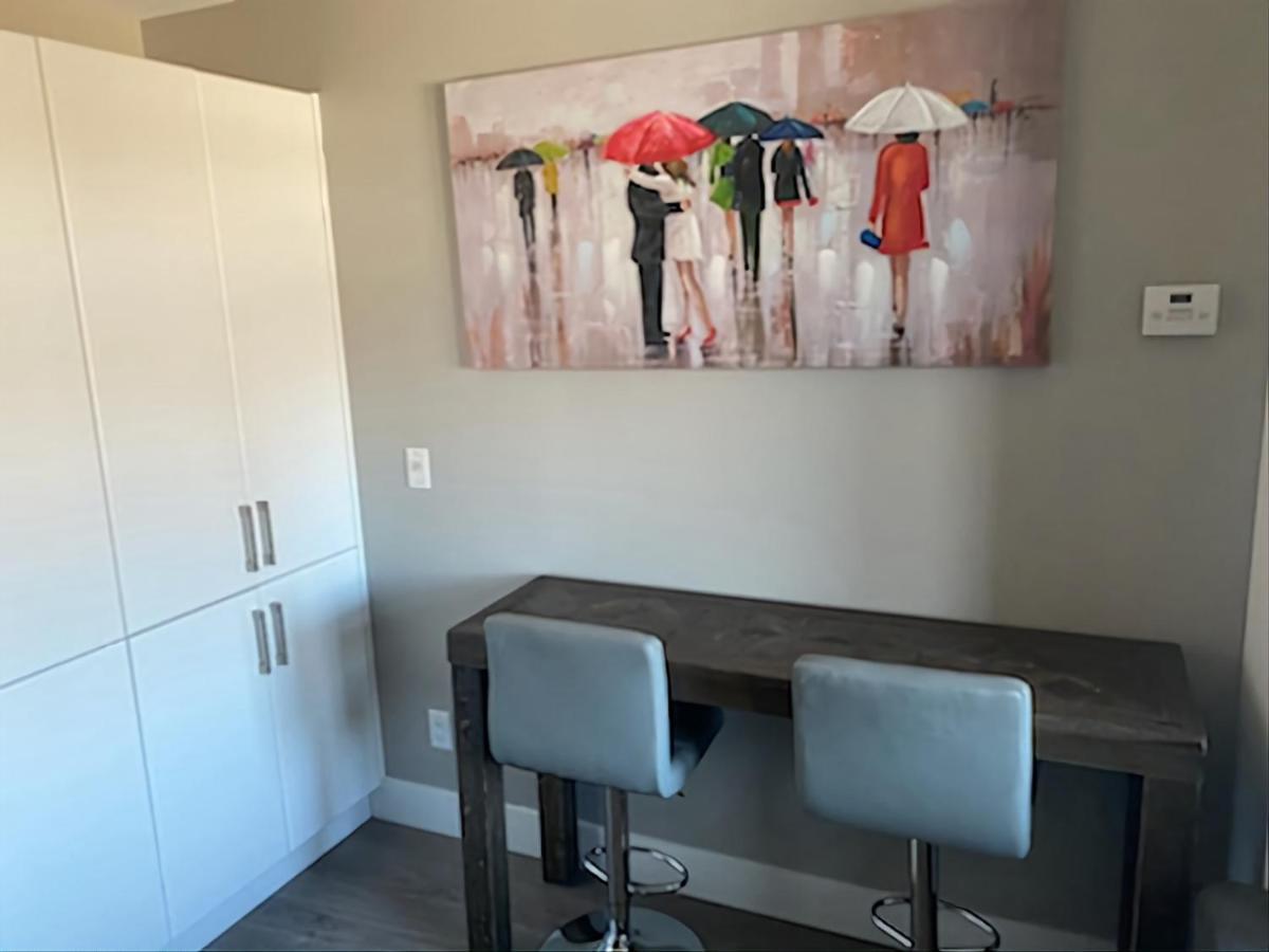 Cozy Studio Suite, 15Min Walk To Downtown 基洛纳 外观 照片